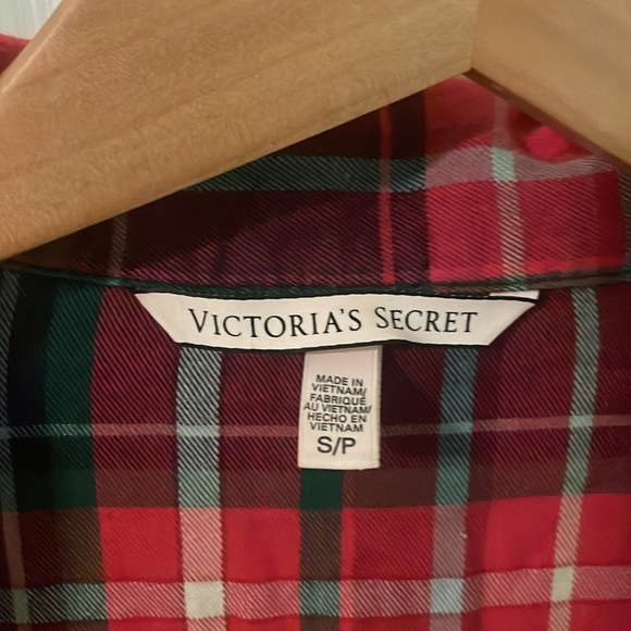 Victoria’s Secret sleepwear button up - Picture 7 of 10